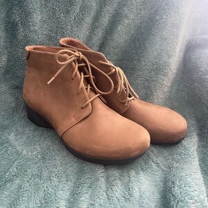 Women's Tan Ankle Boots